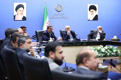 حذف انرژیهای فسیلی در دستور کار دولت است / واکنش به طرح احیای وزارت بازرگانی پزشکیان