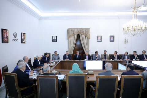 تاکید معاون اول رئیس جمهور بر زمانبندی دقیق مصوبات شورای اقتصاد / پنج مصوبه در آخرین جلسه سال ۱۴۰۳ عارف