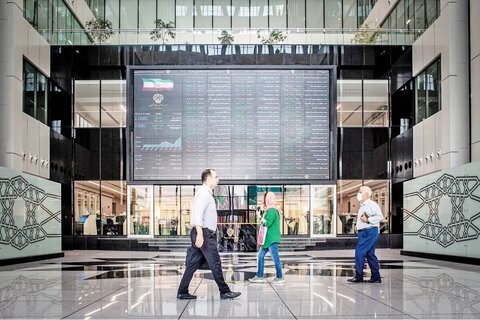 فروردین طلایی بازار سرمایه در ۳ سال گذشته/ آیا بورس روند صعودی ماه اول سال را حفظ میکند؟ بورس