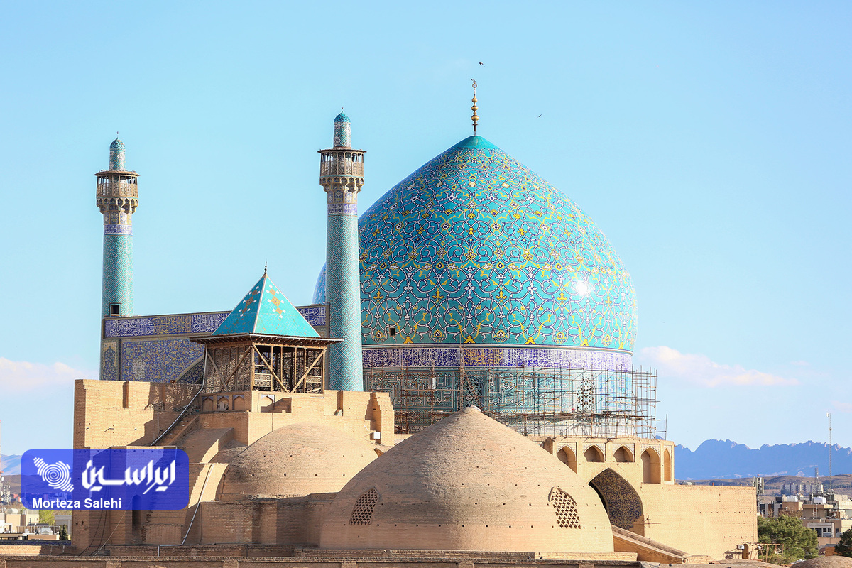 مسافران نوروزی در میدان نقش جهان اصفهان مسافران نوروزی در میدان نقش جهان اصفهان