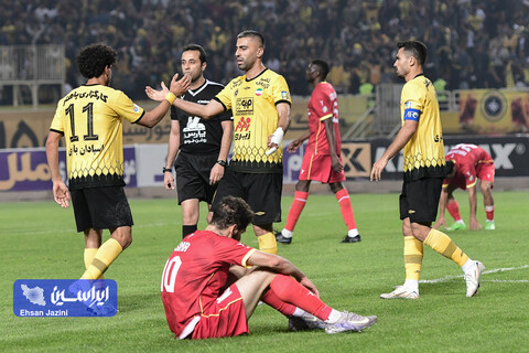 خلاصه بازی سپاهان - فولاد/ برد خاص طلایی‌ها