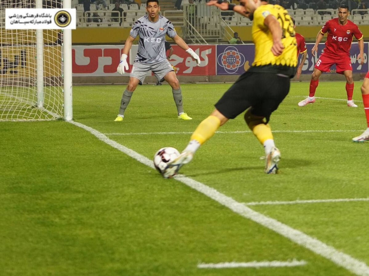 صحنه مشکوک داوری؛ گل سپاهان مقابل فولاد به اشتباه مردود شد؟