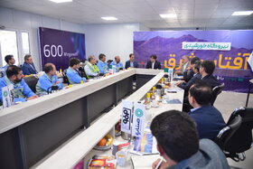 نشست مدیرعامل گروه فولاد مبارکه با مسئولین شرکت صناپ