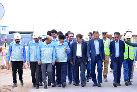 بازدید تخصصی مدیرعامل گروه فولاد مبارکه از بخشهای مختلف نیروگاه خورشیدی آفتاب شرق