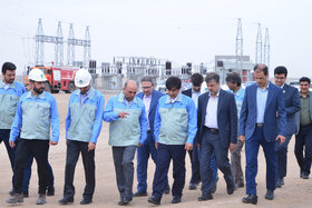 بازدید تخصصی مدیرعامل گروه فولاد مبارکه از بخشهای مختلف نیروگاه خورشیدی آفتاب شرق