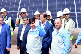 بازدید تخصصی مدیرعامل گروه فولاد مبارکه از بخشهای مختلف نیروگاه خورشیدی آفتاب شرق