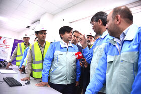 بازدید تخصصی مدیرعامل گروه فولاد مبارکه از بخشهای مختلف نیروگاه خورشیدی آفتاب شرق