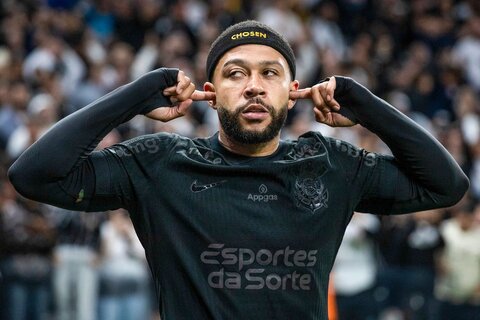 داستانهای یک حرکت جنجالی؛ ایستادن روی توپ ممنوع! ممفیس دپای