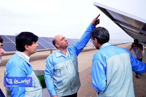 بازدید تخصصی مدیرعامل گروه فولاد مبارکه از بخش‌های مختلف نیروگاه خورشیدی آفتاب شرق