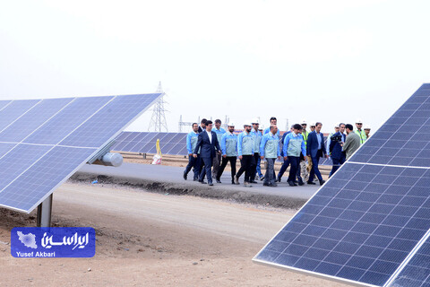 بازدید تخصصی مدیرعامل گروه فولاد مبارکه از بخش‌های مختلف نیروگاه خورشیدی آفتاب شرق