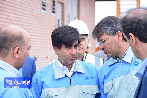 بازدید تخصصی مدیرعامل گروه فولاد مبارکه از بخش‌های مختلف نیروگاه خورشیدی آفتاب شرق