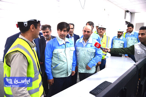 بازدید تخصصی مدیرعامل گروه فولاد مبارکه از بخش‌های مختلف نیروگاه خورشیدی آفتاب شرق