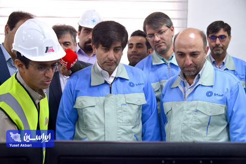 بازدید تخصصی مدیرعامل گروه فولاد مبارکه از بخش‌های مختلف نیروگاه خورشیدی آفتاب شرق