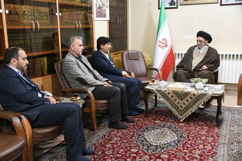 همه به تمرکز مدیران صنعتی بر افزایش تولید کمک کنند دیدار با امام جمعه