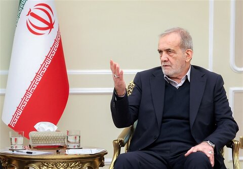 واکنش رئیس جمهور به استقرار هواپیماهای بمبافکن در منطقه پزشکیان