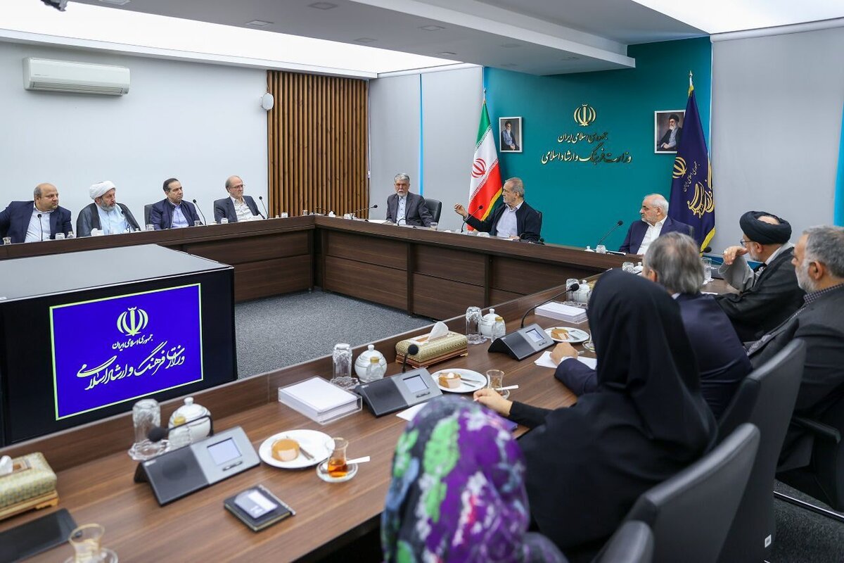 انتقاد رئیس جمهور از نبود شفافیت در نظام تولیدات فرهنگی کشور