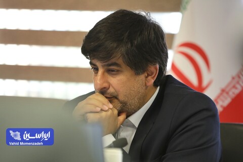 نشست مدیرعامل گروه فولاد مبارکه با مدیرعامل، اعضای هیئت مدیره و تعدادی از مدیران شرکت ایریسا