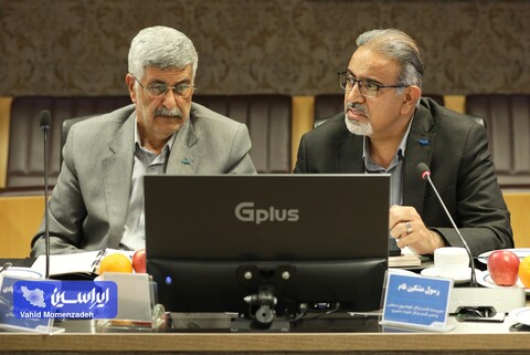 نشست مدیرعامل گروه فولاد مبارکه با مدیرعامل، اعضای هیئت مدیره و تعدادی از مدیران شرکت ایریسا