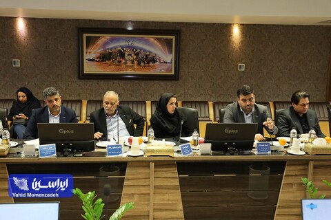 نشست مدیرعامل گروه فولاد مبارکه با مدیرعامل، اعضای هیئت مدیره و تعدادی از مدیران شرکت ایریسا