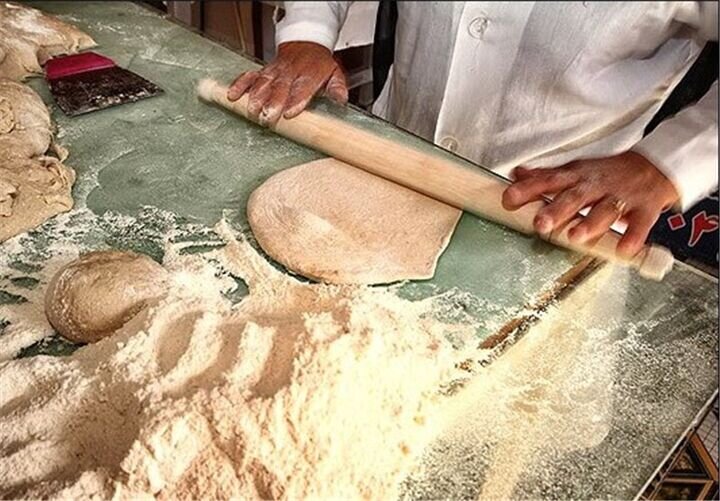 آرد و نان بی‌کیفیت نانوایی‌ها را به ۱۳۵ گزارش دهید