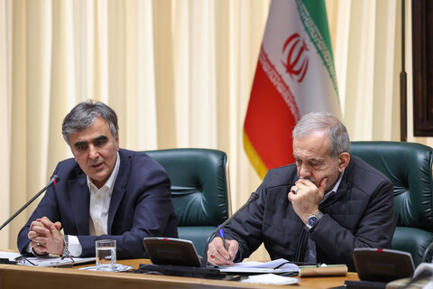 گزارش بانک مرکزی از تسهیلات اعطایی به بخشهای تولید، صنعت، ازدواج و فرزندآوری پزشکیان