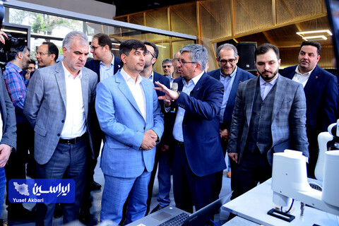 بازدید مدیرعامل گروه فولاد مبارکه از پردیس توسعه فناوری‌های راهبردی فولاد مبارکه و آزمایشگاه توسعه صنعت ۴.۰