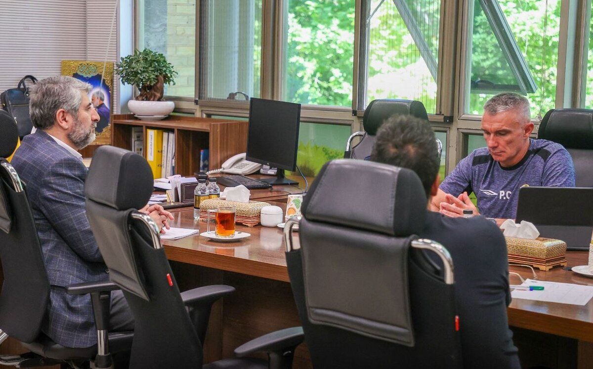 جلسه ویژه سرمربی و مدیرعامل سپاهان؛ کارترون و یوسفزاده برنامهها را مرور کردند