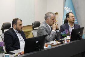 نشست مدیرعامل گروه فولاد مبارکه با مدیرعامل و اعضای هیئتمدیره صندوق سرمایهگذاری خطرپذیر این شرکت