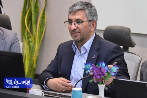 نشست مدیرعامل گروه فولاد مبارکه با مدیرعامل و اعضای هیئت‌مدیره صندوق سرمایه‌گذاری خطرپذیر این شرکت