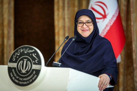 رفع مؤثر تحریمها مطالبه اصلی ما در مذاکرات غیرمستقیم با آمریکا است مهاجرانی