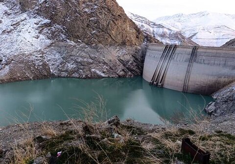 ذخیره سد زاینده رود ۱۱ میلیون متر مکعب کمتر از پارسال است سد