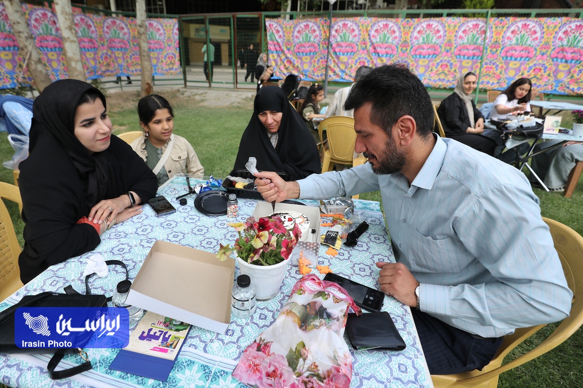 تقدیر از دختران کارکنان فولاد مبارکه در آیین گرامیداشت روز دختر