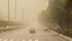 وزش باد شدید و گرد و خاک در راه اصفهان