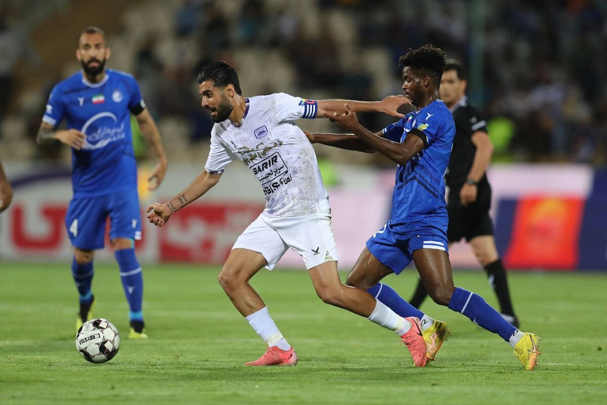 توقف سپاهان در تهران؛ رده دوم در خطر/ تساوی تراکتور و استقلال و برتری پرسپولیس