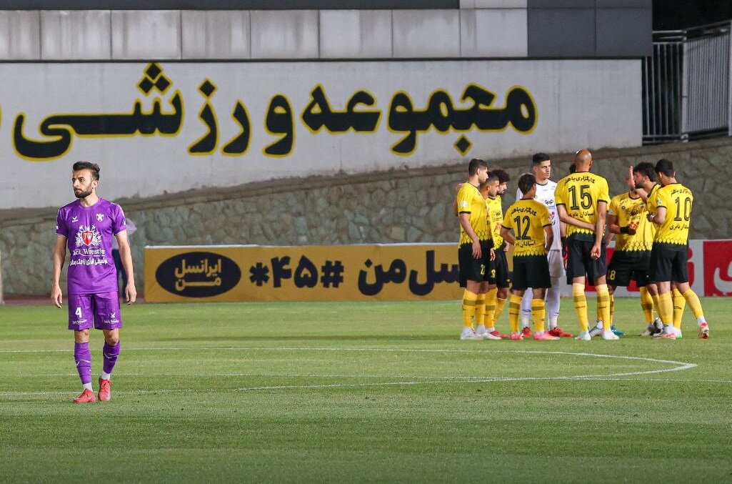 توقف سپاهان در تهران؛ رده دوم در خطر/ تساوی تراکتور و استقلال و برتری پرسپولیس