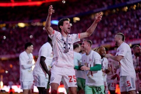 وداع باشکوه توماس مولر با بایرن مونیخ؛ گلادیاتور مدرن از آلیانتس میرود توماس مولر