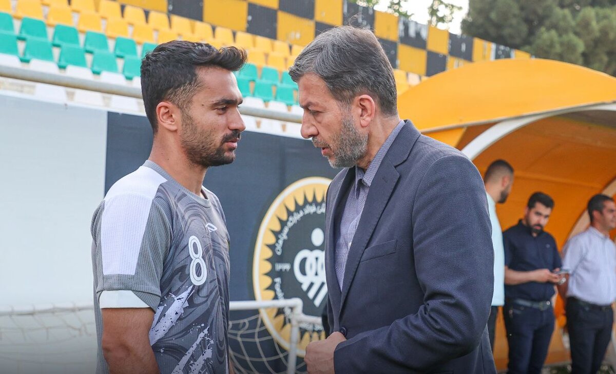 حضور روحیهبخش استاندار اصفهان در تمرین سپاهان