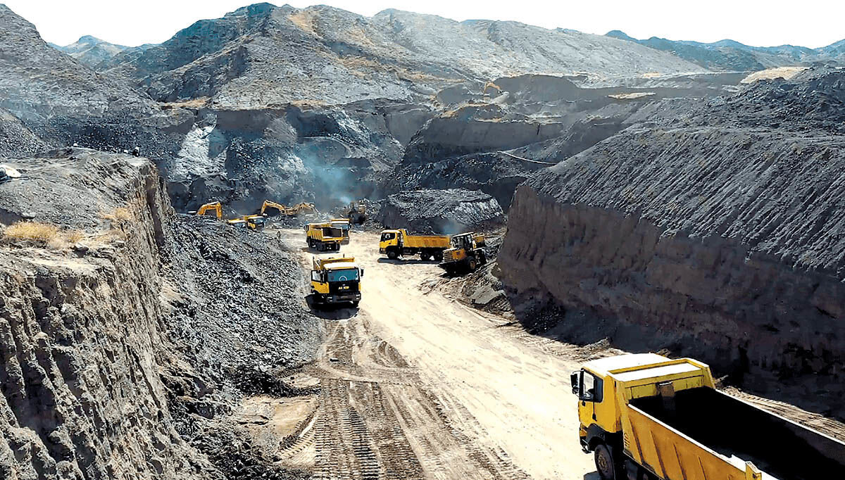 حامیان دولتی و خصوصی در بخش معدن کافی نیستند/ باید اختیارات به استان‌ها واگذار شود