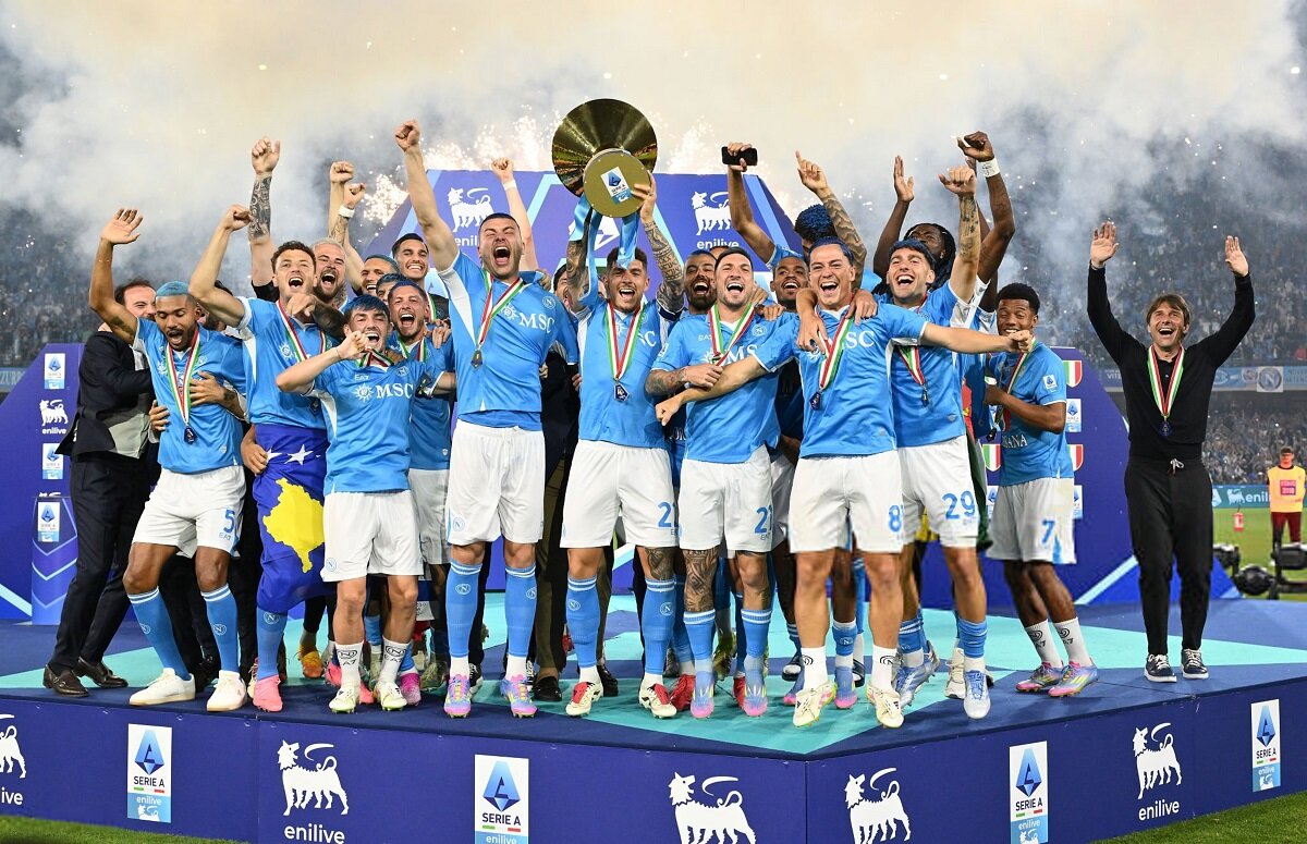 ناپولی برای چهارمین مرتبه قهرمان سری آ شد