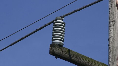 افزایش طول عمر و ایمنی تجهیزات شبکه برق با فناوری بومی برق