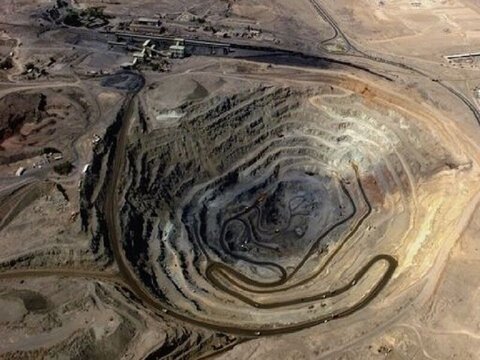 ۲ معدن ناقض ضوابط زیستمحیطی در آمل پلمب شد معدن