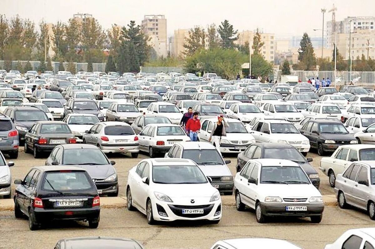تقاضای تیرماهی بازار آزاد خودرو قیمت‌ها را صعودی کرد
