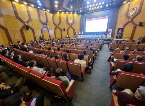 «ومعادن» زمان برگزاری مجمع خود را اعلام کرد مجمع