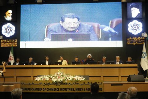 پیشگامی فولاد مبارکه در استفاده از فیلتراسیون و توسعه فضای سبز میتواند الگوی دیگر صنایع باشد اتابک