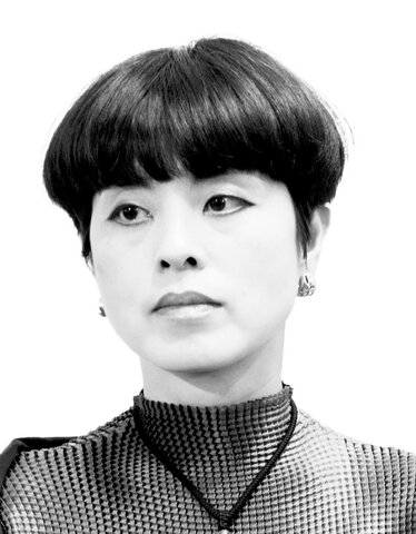 بقا در تعامل با جهان یو هونگ