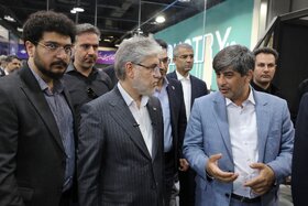 بازدید وزیر علوم از مرکز نوآوری فولاد مبارکه در دانشگاه صنعتی اصفهان