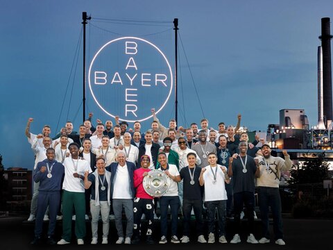 داستان بایر و لورکوزن بایر لورکوزن