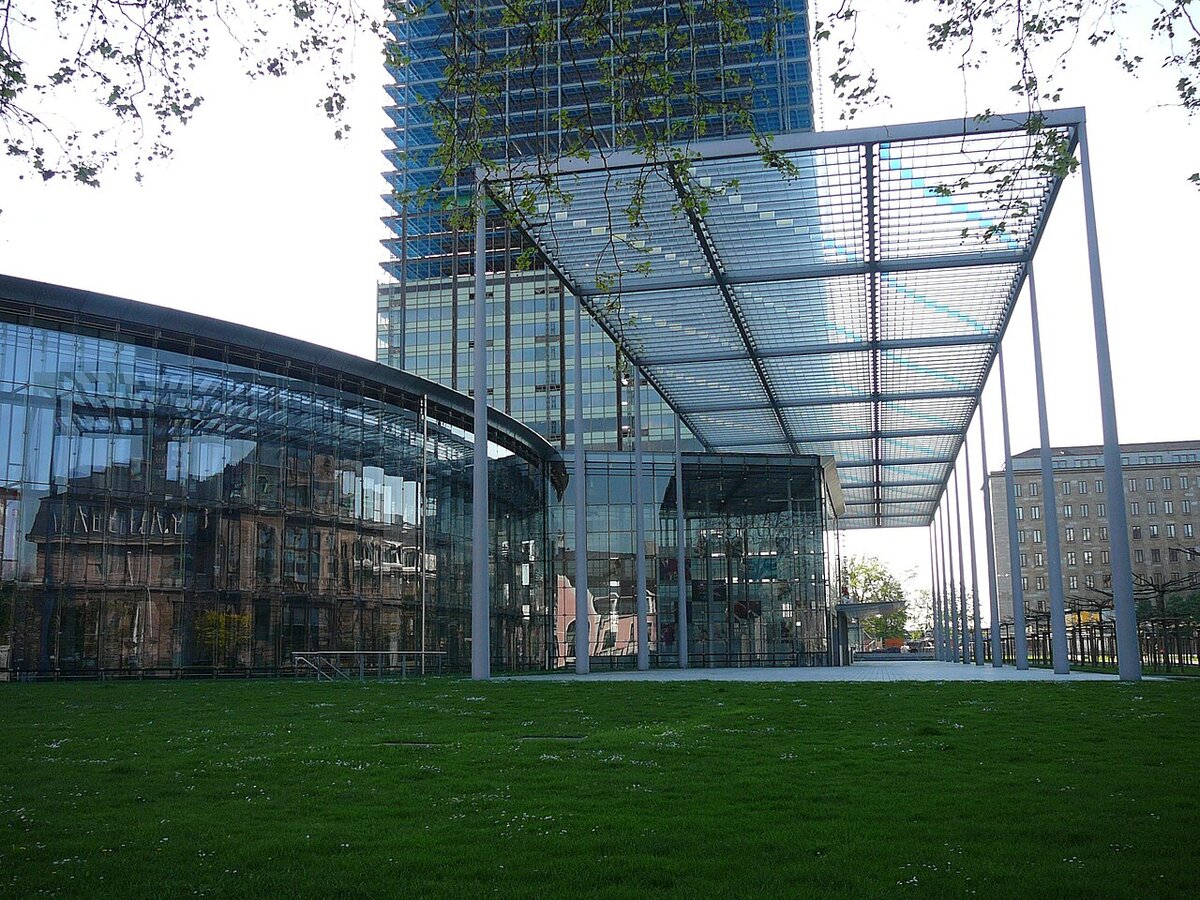 مقر شرکت بایر در شهر لورکوزن