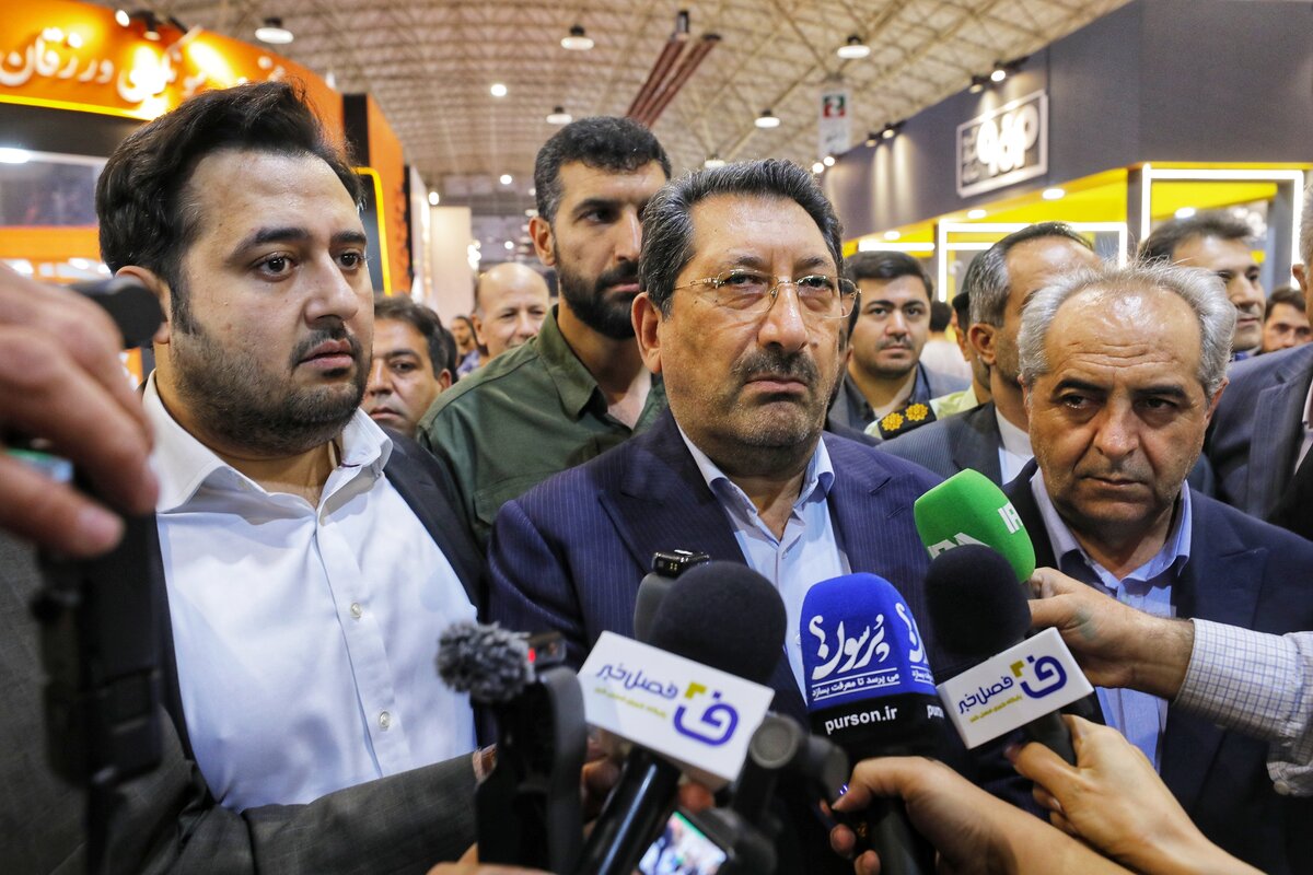 حضور وزیر صمت در پاویون گروه فولاد مبارکه