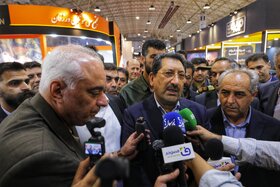 حضور وزیر صمت در پاویون گروه فولاد مبارکه